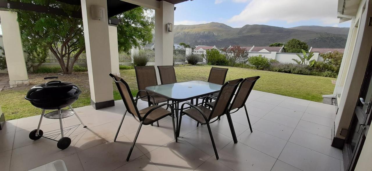 Hadingham Russell Holiday House Hermanus Bagian luar foto